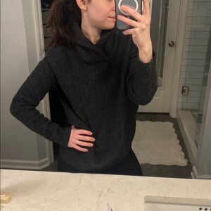 Banana Republic Italian Yarn 100% Extra Fine Merino Wool Sweater Size XS